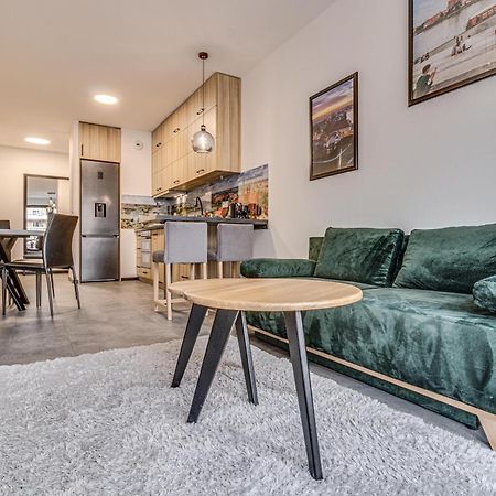 Rentplanet - Apartament Wyszynskiego Wrocław Kültér fotó